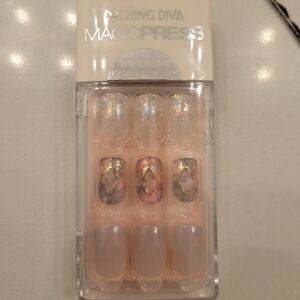 Dashing Diva Magic Press Medium Nails - Glitter and Pastel